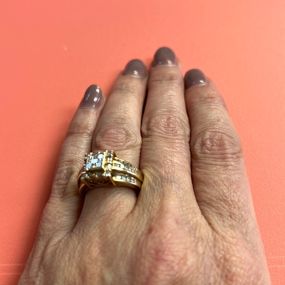 Beautiful Yellow Gold Statement or Engagement ring told 2CT weight